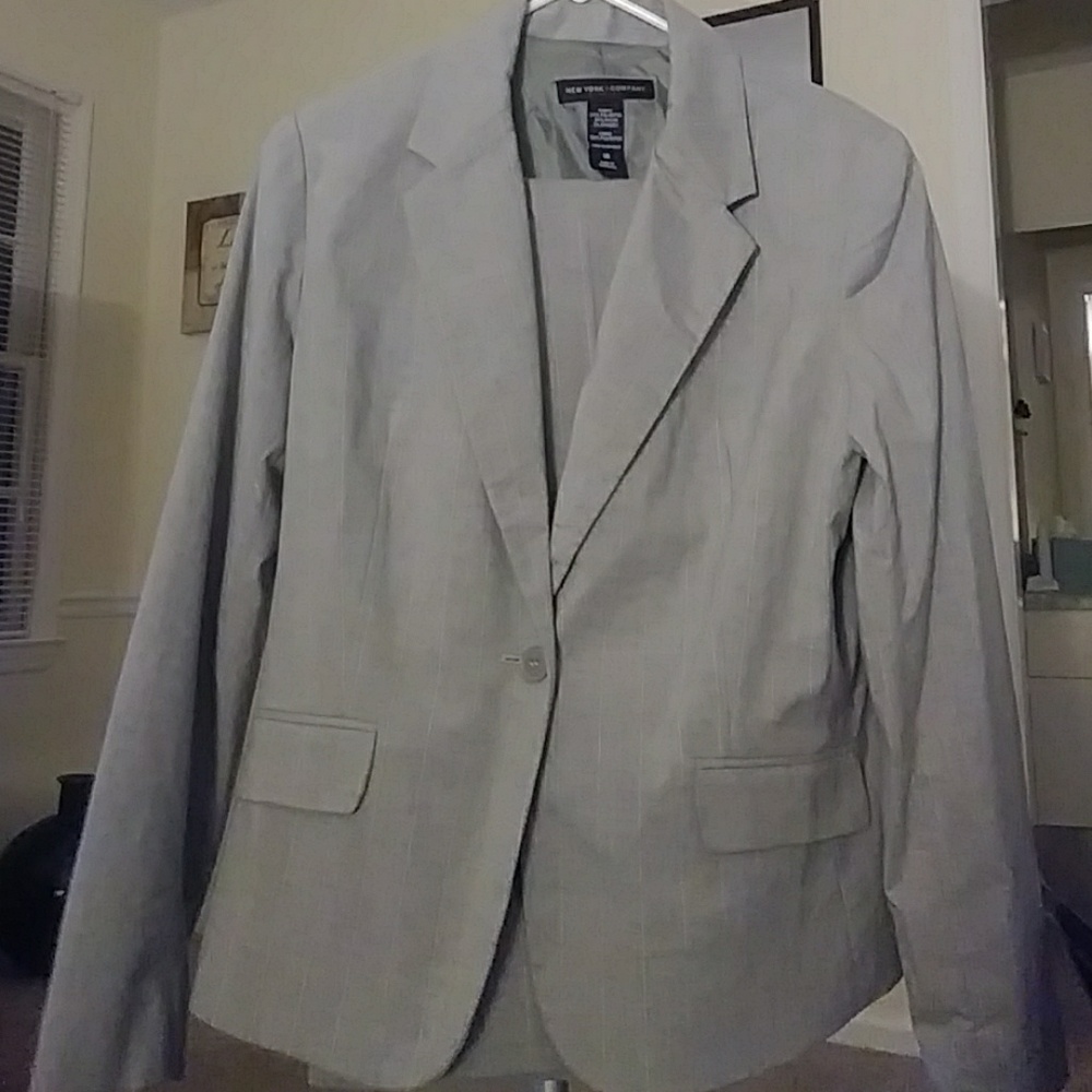 Pant suit
